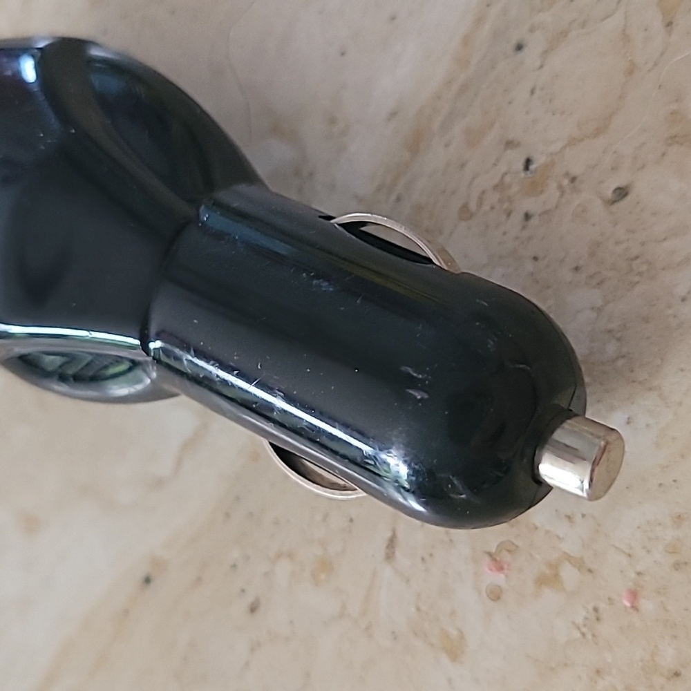 Verizon Car Charger - Picture 7 of 12